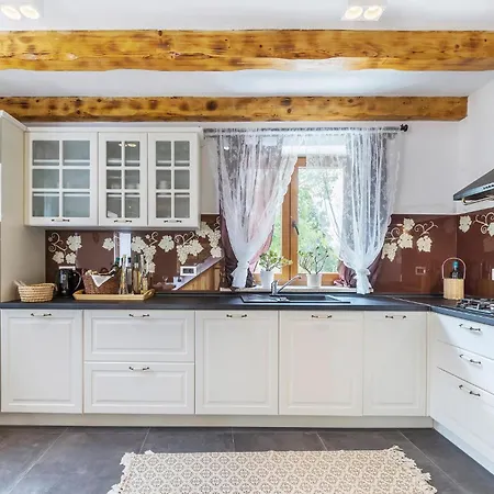 2 Bedroom Awesome In *