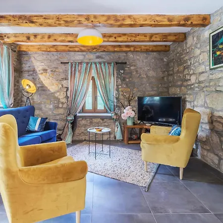 2 Bedroom Awesome In Holiday home