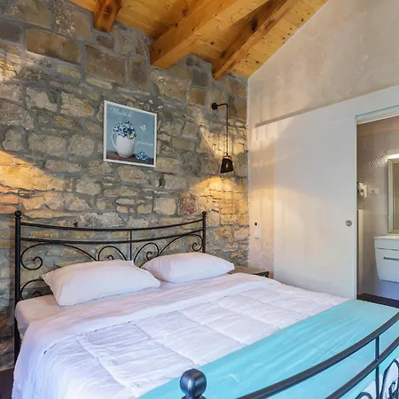 2 Bedroom Awesome In