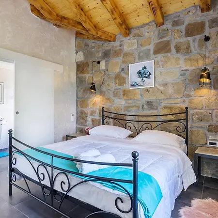 2 Bedroom Awesome In Holiday home